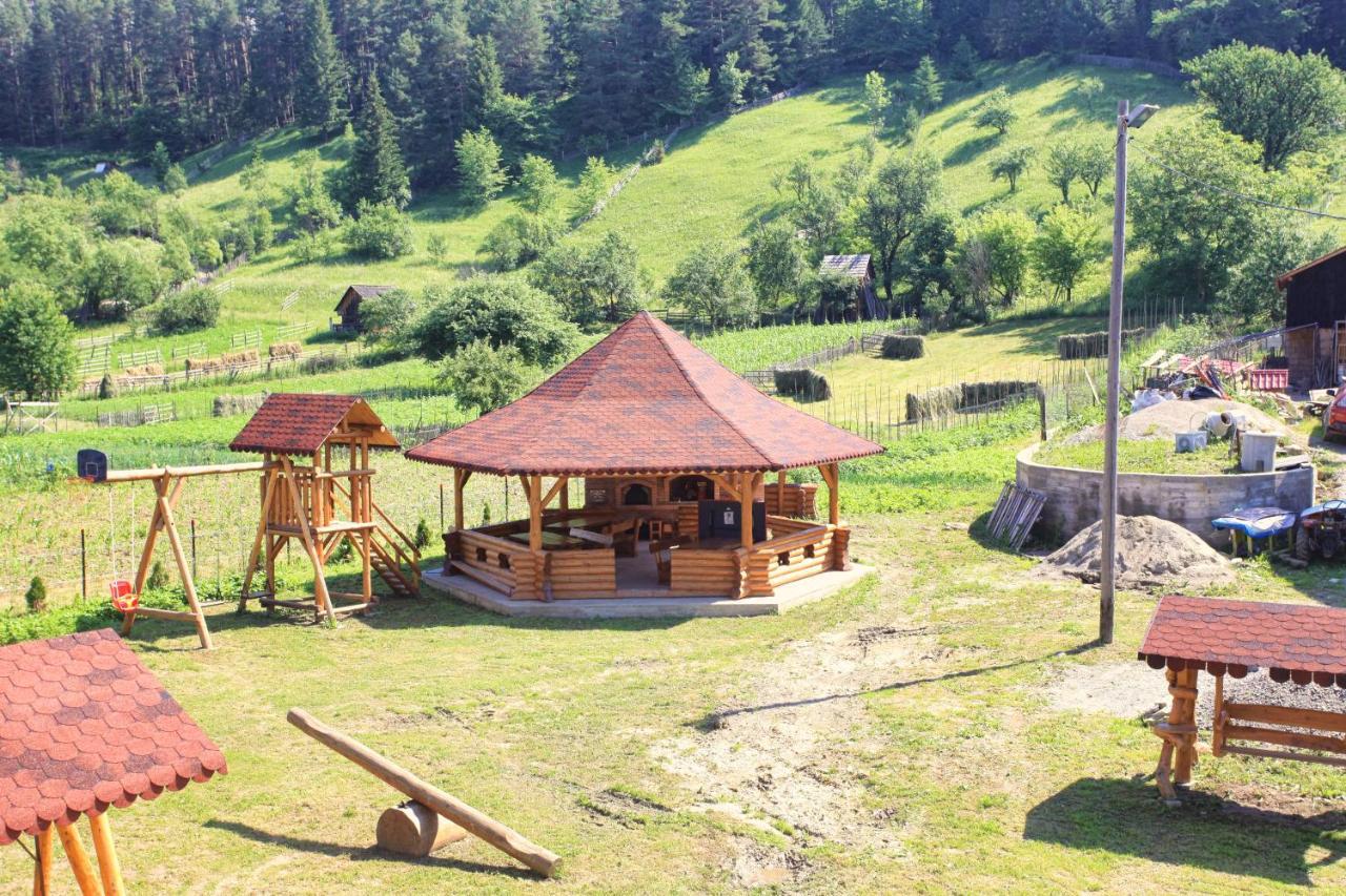 Pensiunea Paradiso Poiana Teiului Exteriör bild